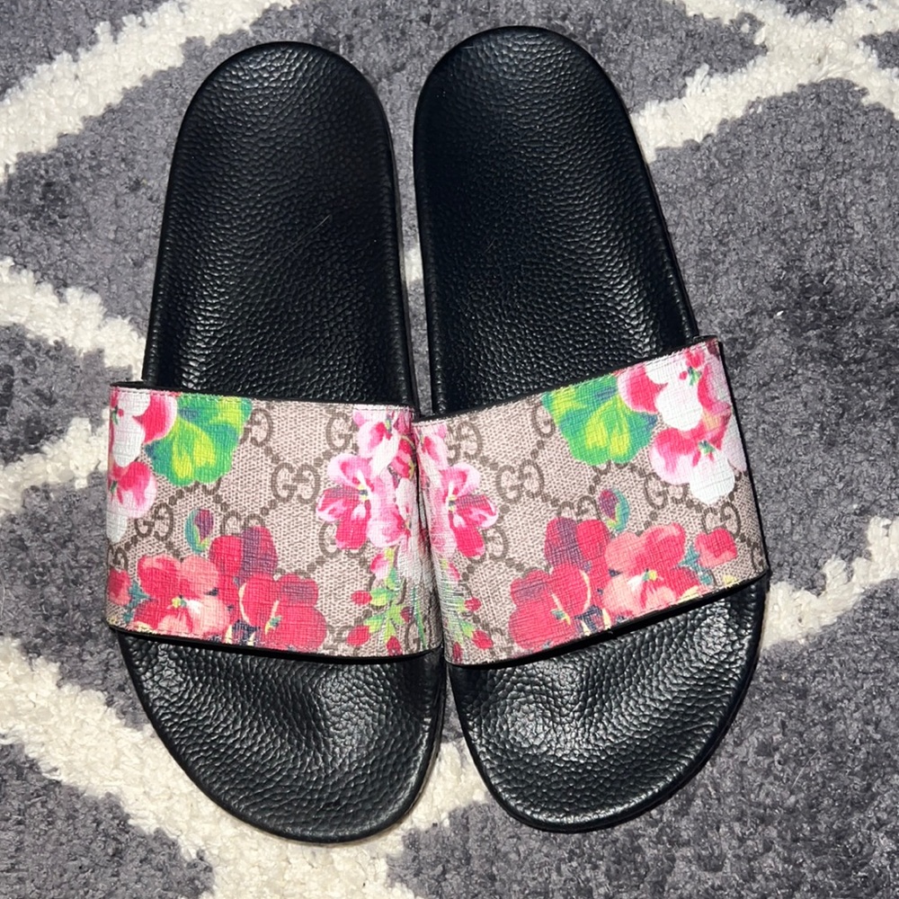 gucci slides